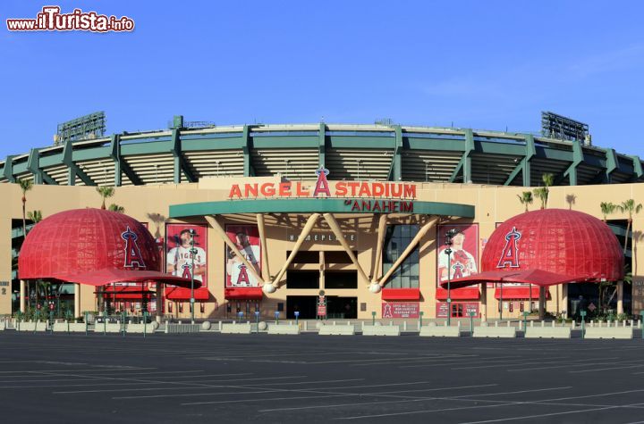 Immagine Lo stadio del baseball ad Anaheim in California: qui giocano i famosi Angels - © Katherine Welles / Shutterstock.com