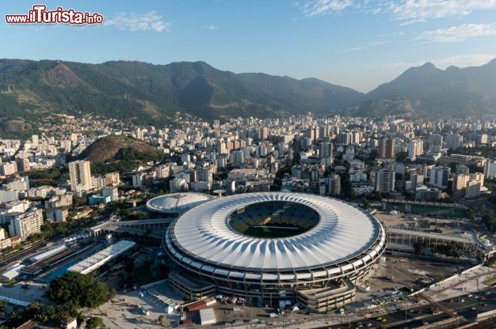 Immagine Il mitico stadio Maracanà a Rio de Janeiro, Brasile - © isitsharp / iStockphoto LP.