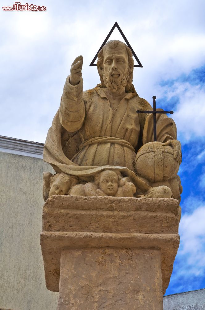 Immagine Statua del Padre Eterno a Presicce in Puglia