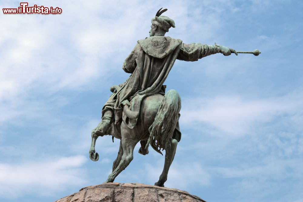 Immagine La statua di Hetman Bohdan Khmelnytsky a Kiev, Ucraina. Detto "Bogdan il Nero", questo personaggio ucraino nato nel 1596 è stato militare e atamano dei cosacchi d'Ucraina.