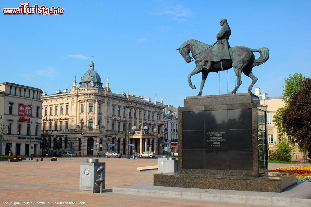 Immagine Statua equestre a Josef Pilsudski, primo maresciallo di Polonia, in Lithuanian Square - © Andrii Zhezhera / Shutterstock.com