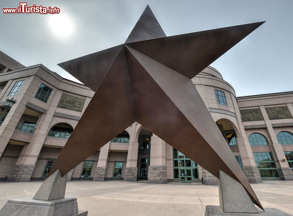 Immagine La stella del Texas di fronte al Bob Bullock Texas State History Museum nel centro di Austin (USA).