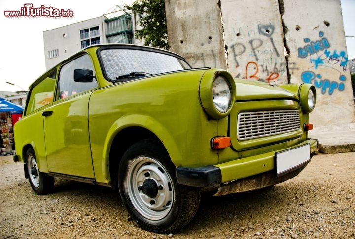 Immagine La Trabant la storica utilitaria prodotta dalla Repubblica Democratica Tedesca - © Michal Durinik / Shutterstock.com