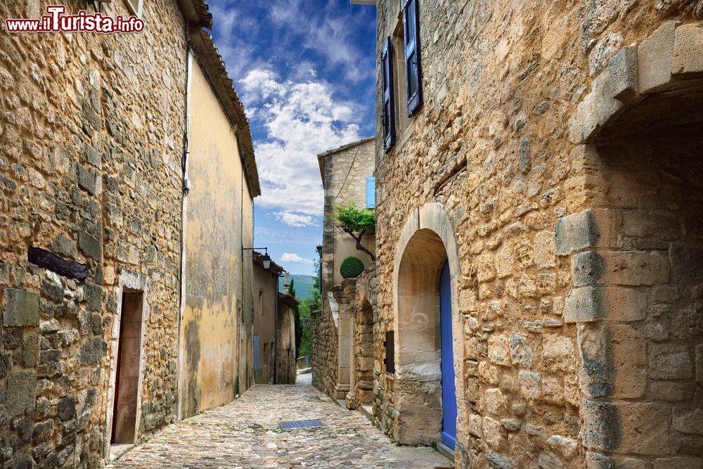 Immagine Strada medievale del borgo di Lacoste bel sud della Francia