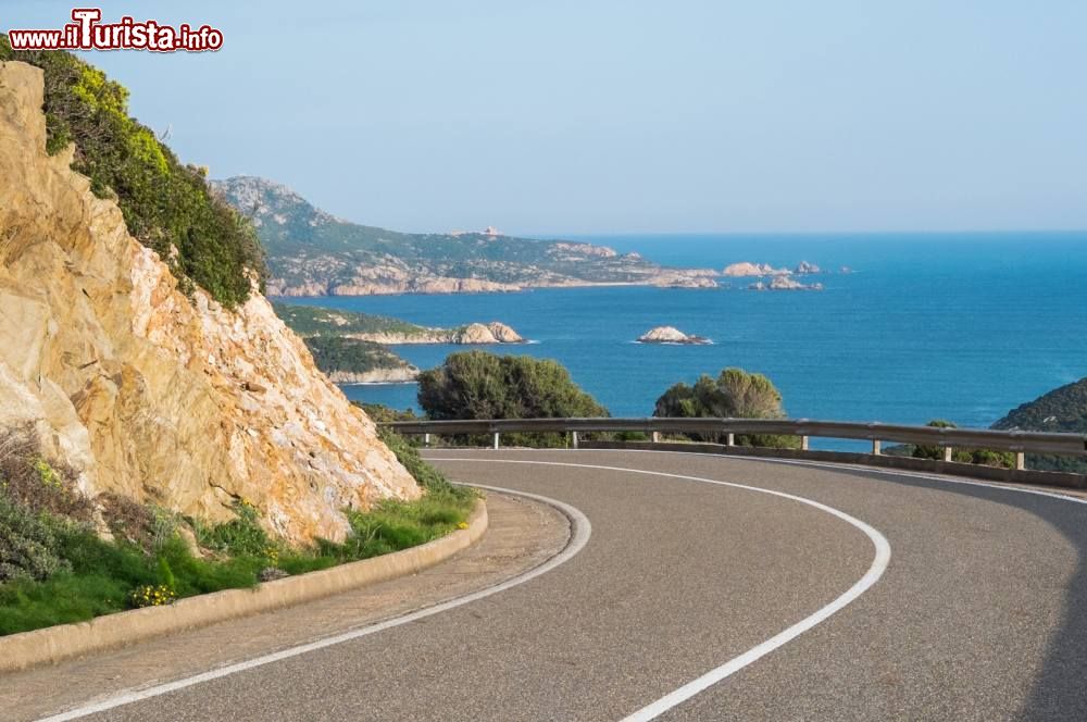 Immagine Strada panoramica nei pressi di Teulada in Sardegna