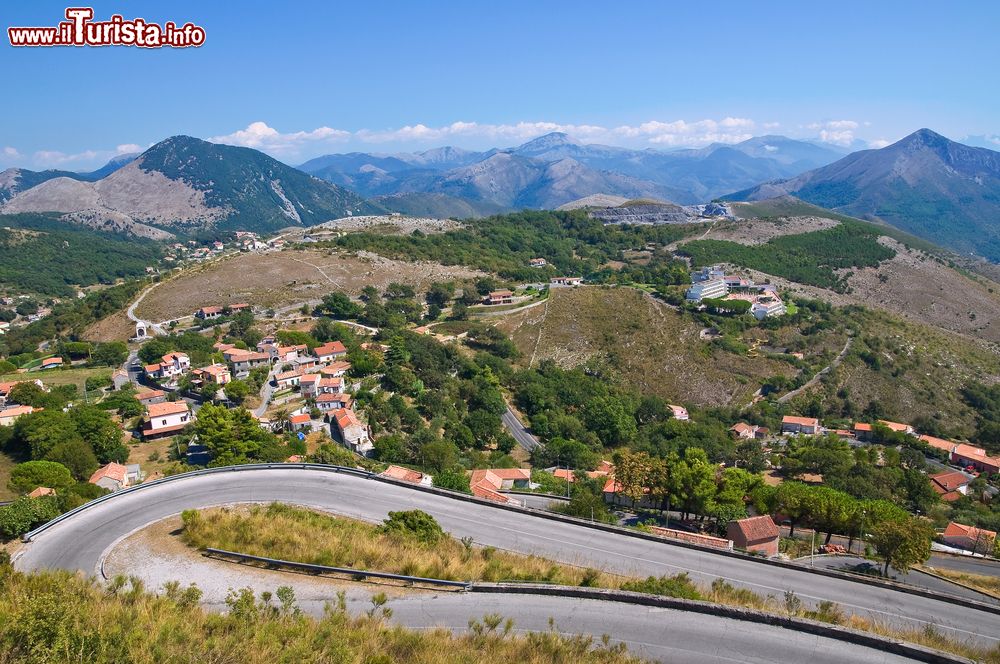 Immagine Strada panoramica sulle montagne che circondono Maratea in Basilicata