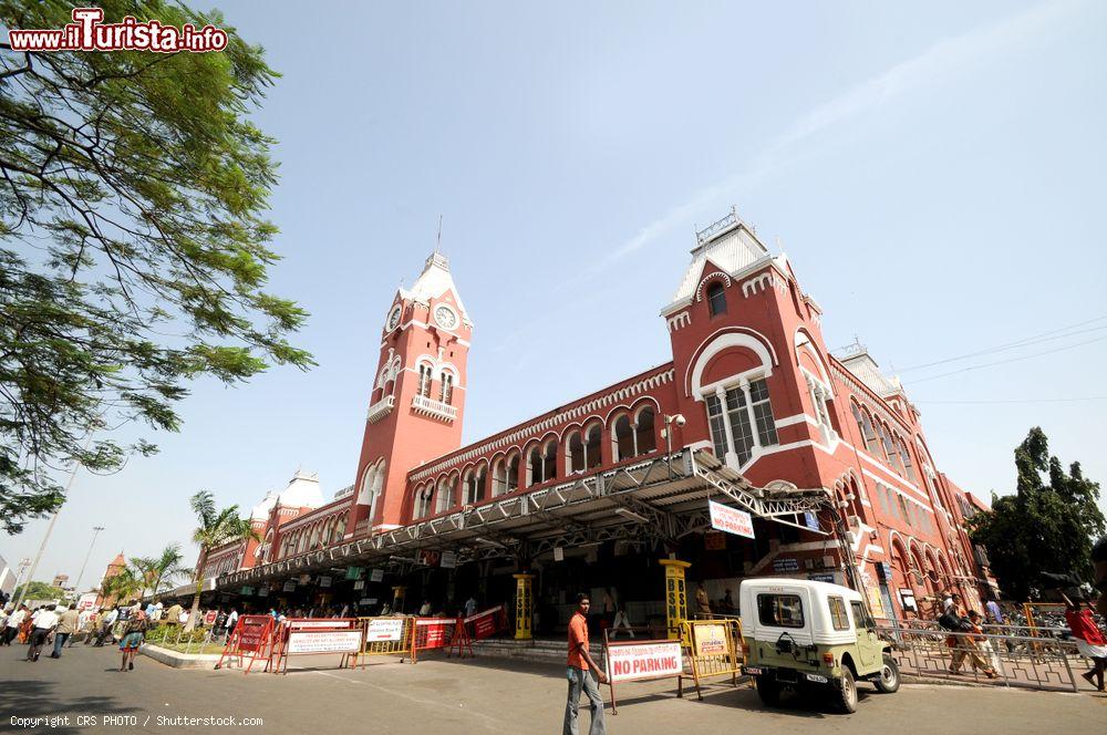 Immagine Street view con gente locale nel centro di Trivandrum, Kerala, India - © CRS PHOTO / Shutterstock.com