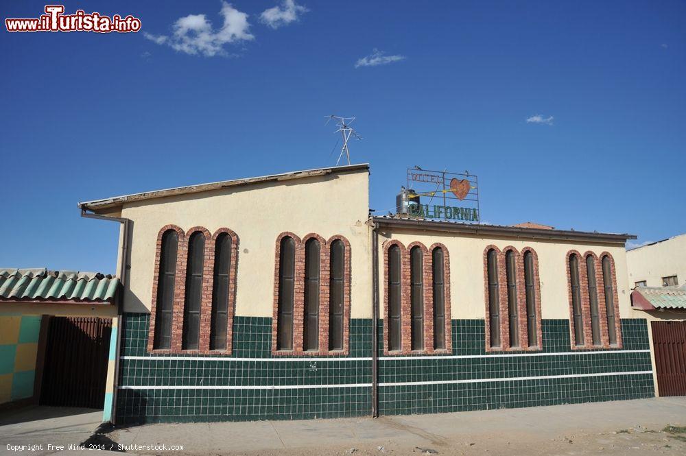 Immagine Street view di Oruro, Bolivia, in una giornata con il cielo azzurro - © Free Wind 2014 / Shutterstock.com
