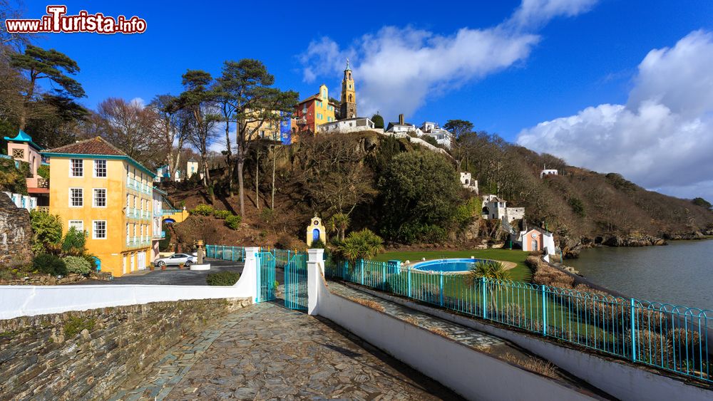 Immagine Un suggestivo angolo paesaggistico a Portmeirion, Galles, UK.