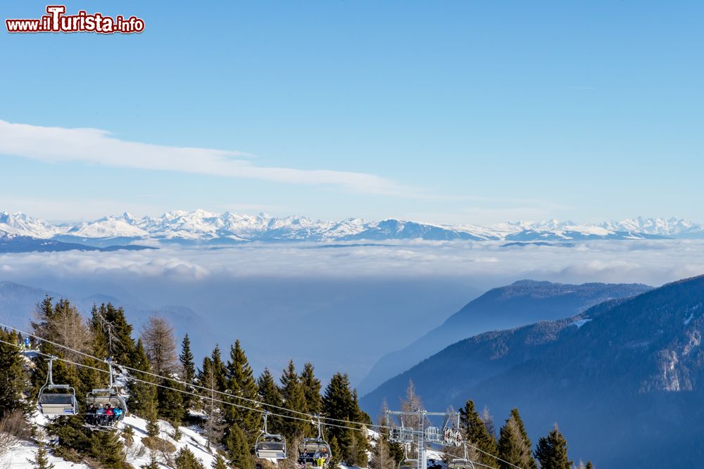 Immagine Un suggestivo panorama sulle Dolomiti dallo Ski Resort Folgarida, provincia di Trento, Trentino Aldo Adige.