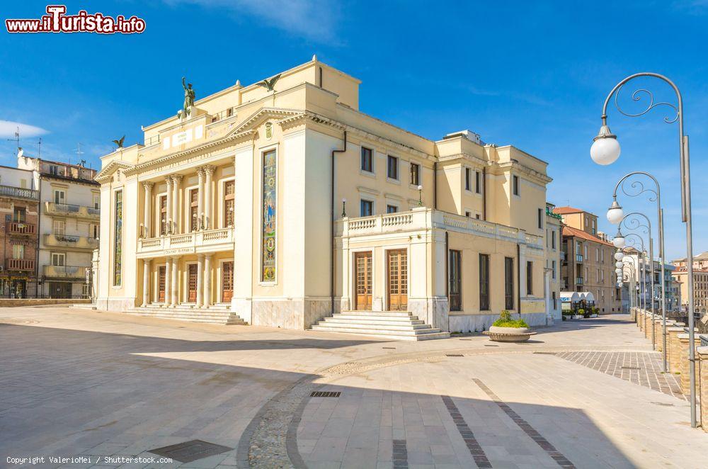 Immagine Il teatro F.P. Tosti (ex Vittoria) in corso Giuseppe Garibaldi a Ortona ha una capienza di circa 400 posti - foto © ValerioMei / Shutterstock.com