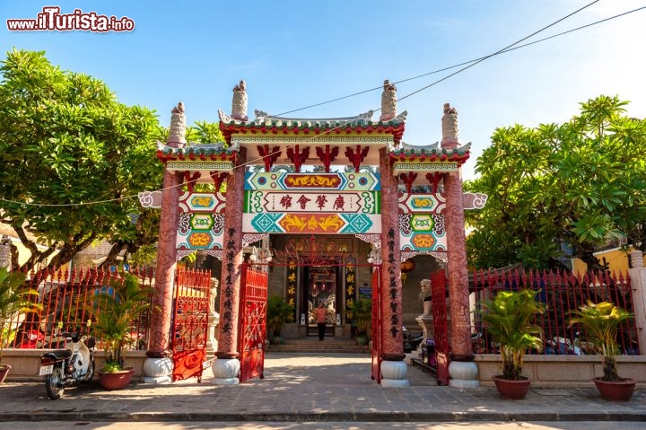 Immagine L'ingresso di un tempio nella citta Unesco di Hoi An, in Vietnam - © Truong Cong Hiep / Shutterstock.com