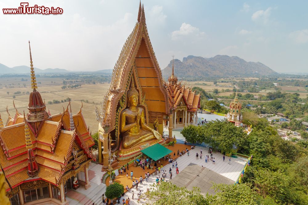 Immagine Tempio della Tigre nel Kanchanaburi in Thailandia.