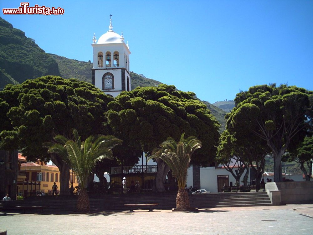 Immagine Tenerife, la piazza principale di Garachico, Isole Canarie