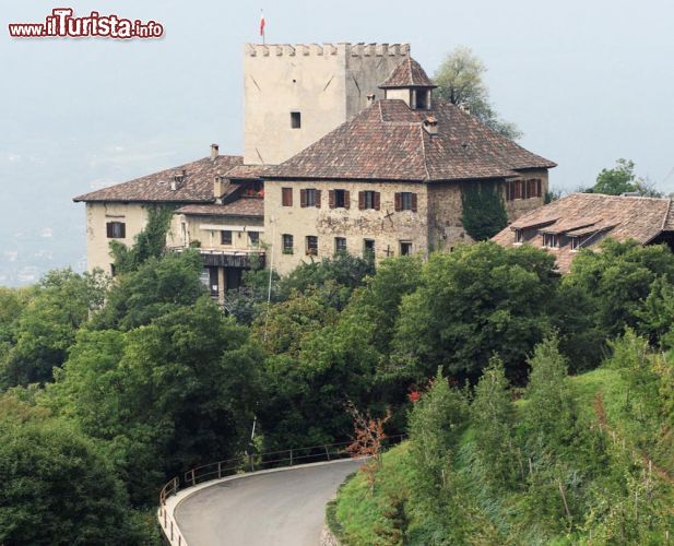 Immagine Thurnstein il castello si trova nei dintorni, tra  Lagundo e Merano - © JuliaM. Fotografie / Shutterstock.com