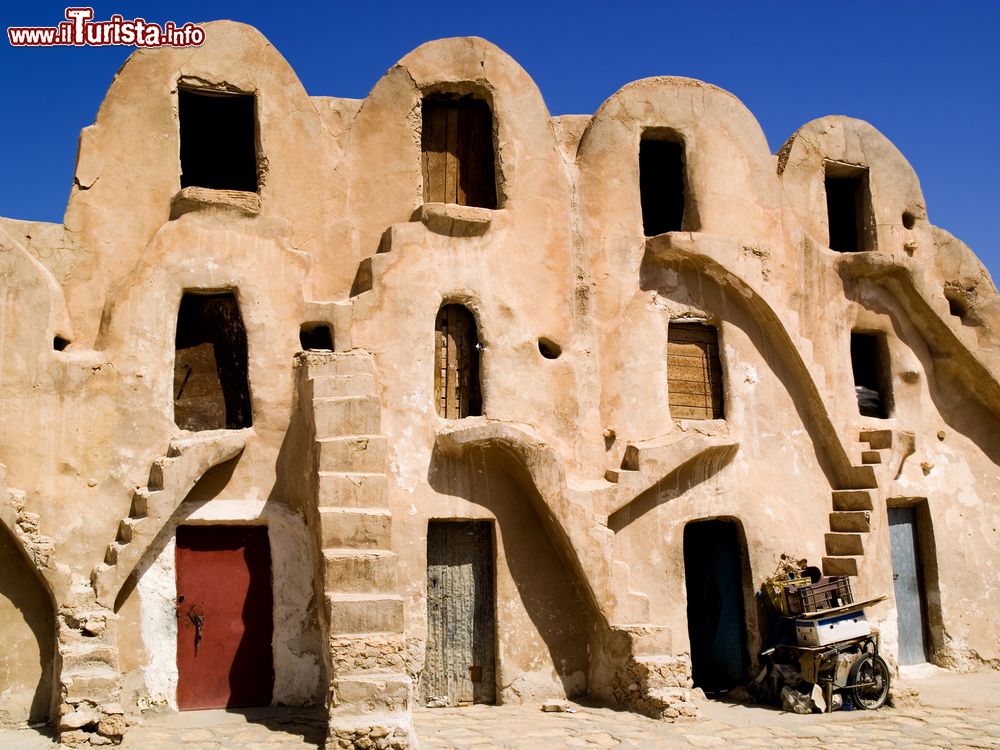 Immagine Tipiche costruzioni ksar nella città di Medenine, Tunisia.