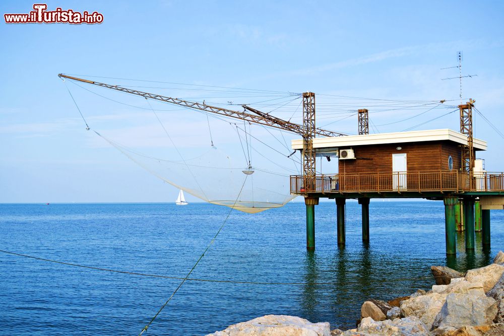 Immagine Tipico capanno da pesca sui lidi Ferraresi, riviera romagnola: Siamo a Porto Garibaldi, Comune di Comacchio