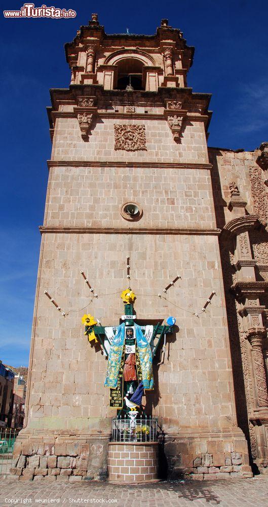 Immagine Torre campanaria della cattedrale di Puno, Perù, dedicata a San Carlo Borromeo - © meunierd / Shutterstock.com