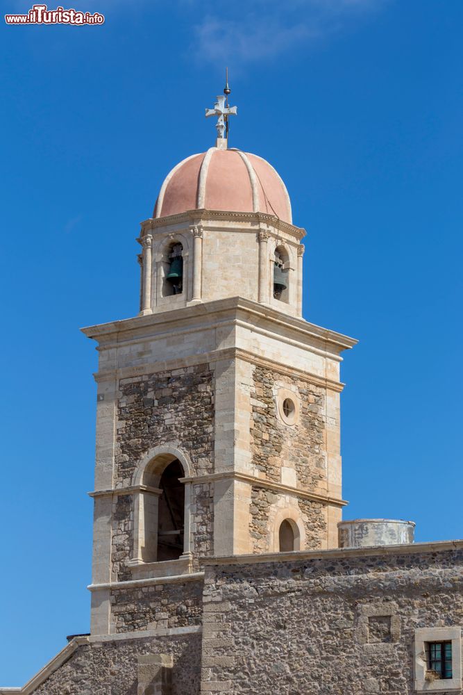 Immagine Torre campanaria in pietra in un monastero ortodosso nella prefettura di Lassithi, isola di Creta (Grecia).