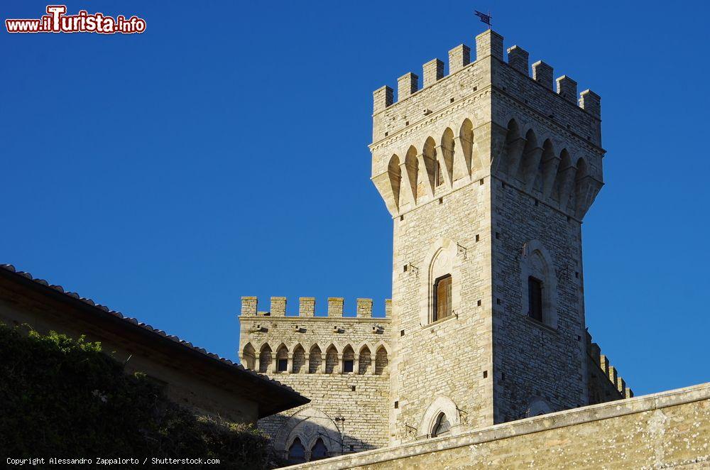 Immagine Torre del Castello medievale del borgo di San Casciano dei Bagni, in Val d'Orcia, siamo in Toscana. - © Alessandro Zappalorto / Shutterstock.com