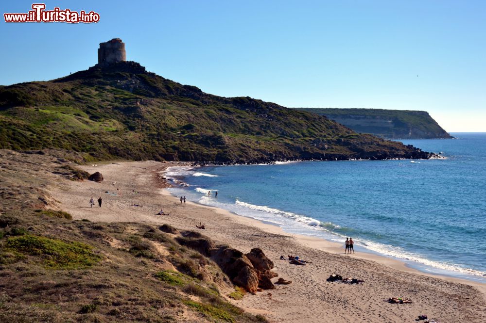 Immagine La Torre di San Giovanni e la spiaggia di Galera Eccia, a sud del paese di San Giovanni di Sinis (fraz. di Cabras).