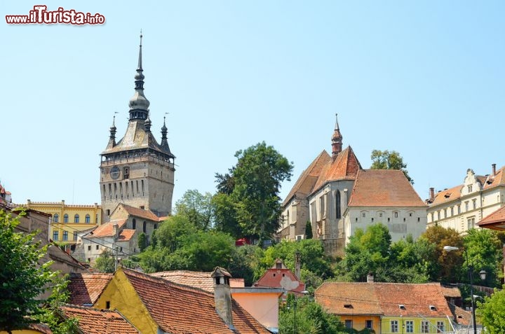 Immagine La torre dell'orologio nel centro di Sighisoara, Transilvania - © Tatiana Volgutova - Fotolia.com