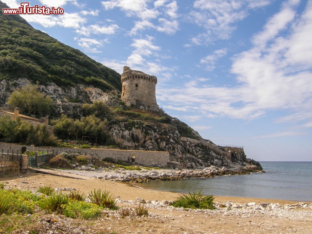 Immagine Torre Paola sul promontorio del Circeo, comune di Sabaudia, Lazio