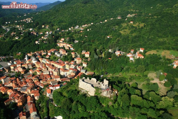 Immagine Veduta dell'alto del borgo di Torriglia