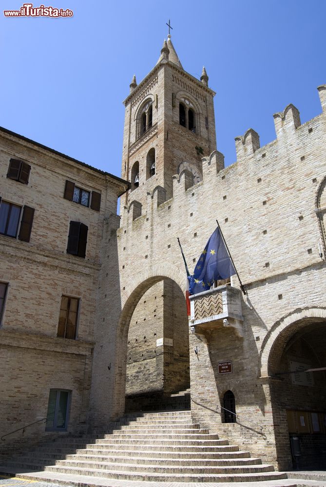 Immagine Tra i borghi più belli delle Marche abbiamo Montecassiano in provincia di Macerata