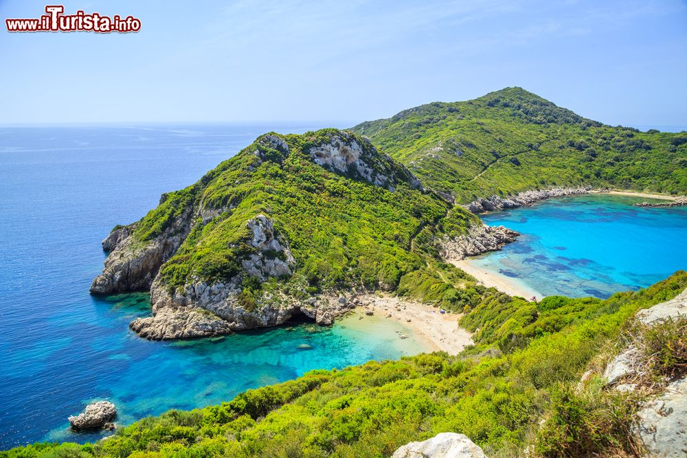 Immagine Tra le spiagge piu belle di Corfu quella di Porto Timoni attira folle di turisti