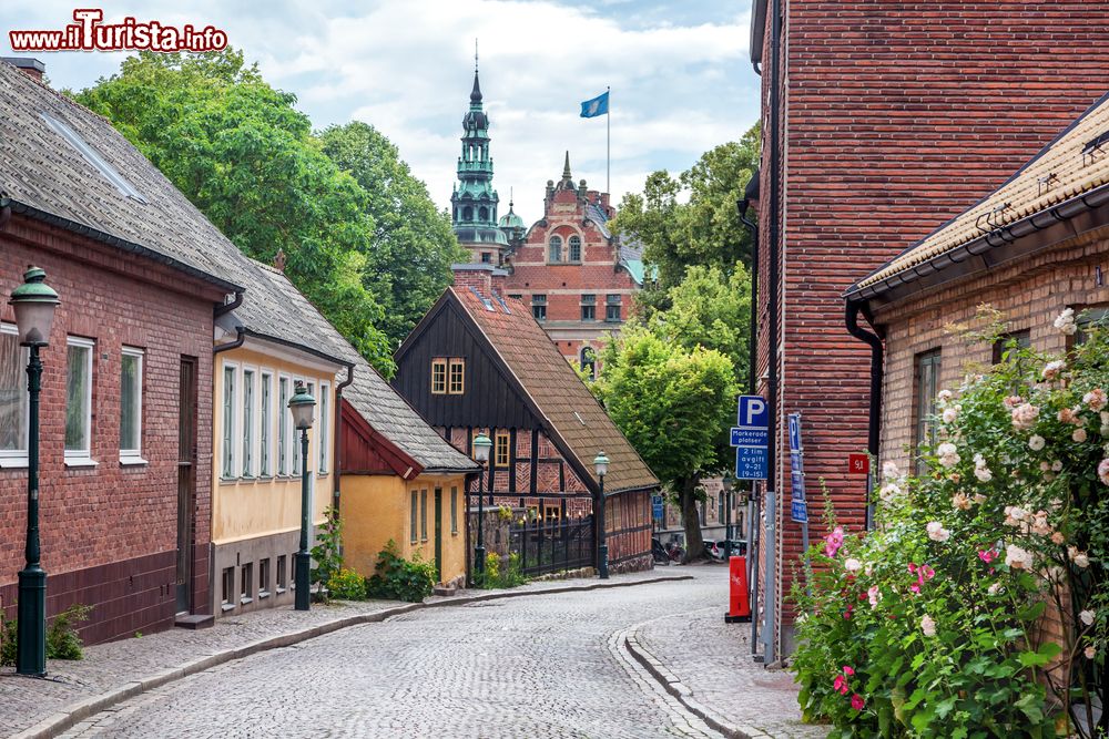 Immagine Tradizionale architettura scandinava nel centro di Lund, Svezia.