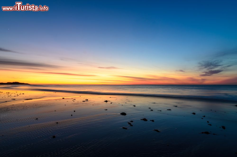 Immagine Un bel tramonto a Torquay, Australia. Porta di accesso alla Great Ocean Road, questa cittadina si affaccia sullo stretto di Bass.