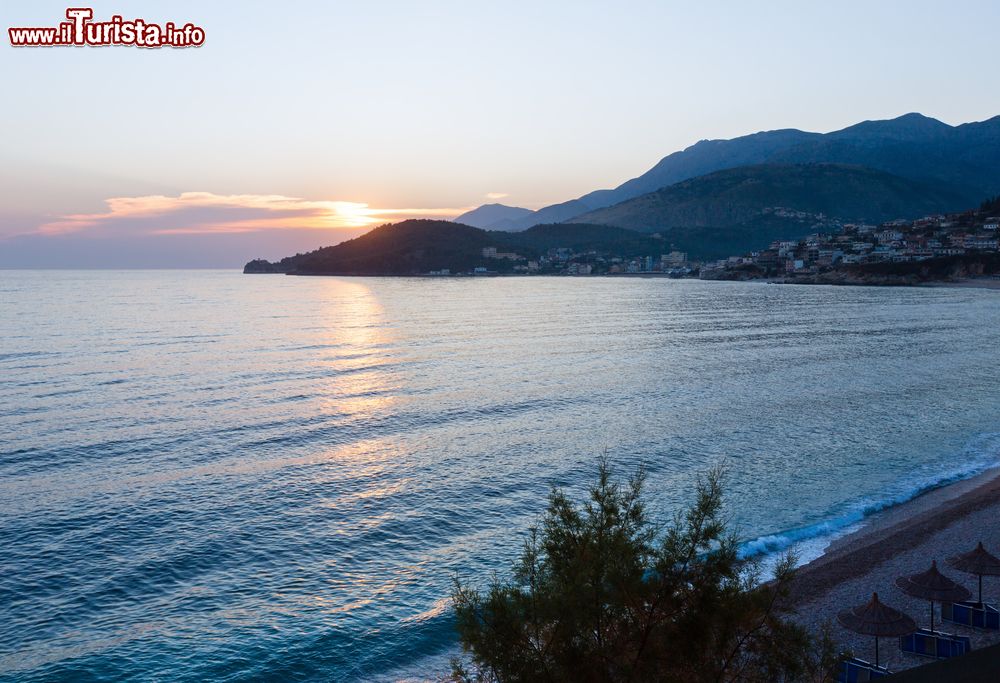 Immagine Tramonto alla spiaggia di Potami ad Himare in Albania