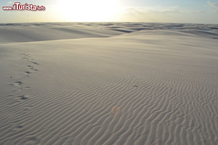 Immagine Tramonto nel deserto dei Lençois Maranhenses, in Brasile.