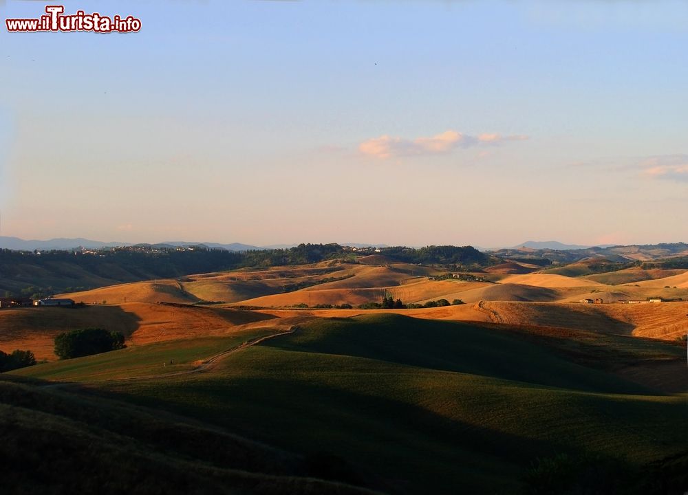 Immagine Tramonto in Toscana sulle colline di Lajatico in provincia di Pisa