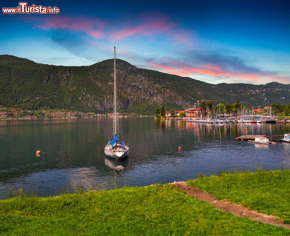 Immagine Tramonto sul Lago di Como a Lierna, provincia di Lecco, Lombardia