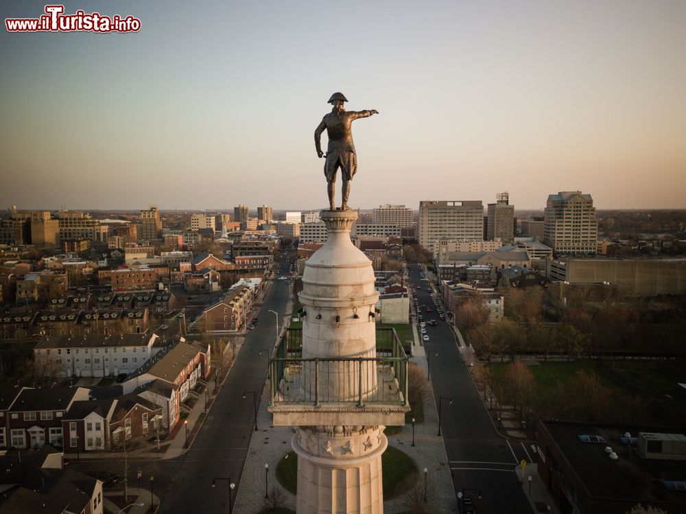Immagine Tramonto sulla città di Trenton, New Jersey (USA).