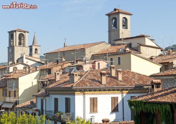 Immagine Tre chiese del centro di Varzi, la cittadina in val Staffora in Lombardia - © Claudio Giovanni Colombo / Shutterstock.com