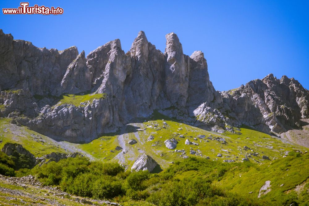 Immagine Trekking sul Tour Du Mont Blanc a Les Contamines nei pressi di Chamonix, Alta Savoia (Alpi francesi).