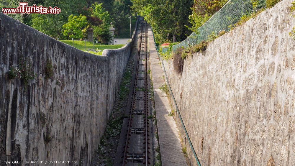 Immagine Il treno a cremagliera che porta al santuario di Santa Luzia a Viana do Castelo, Portogallo - © Elias Garrido / Shutterstock.com