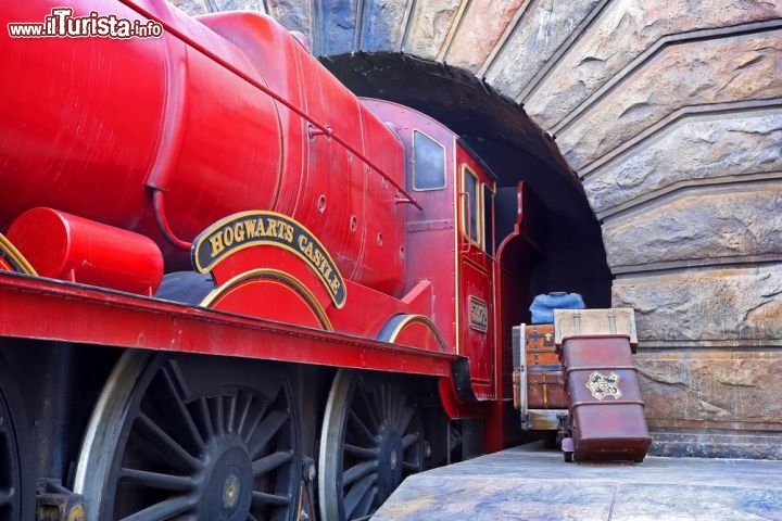 Immagine Il famoso treno di Harry Potter. L'Espresso per Hogwarts ad Orlando, Florida - © alexsvirid / Shutterstock.com