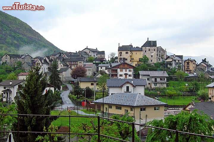Immagine Trontano, veduta del centro storico dopo un temporale alpino - © Alessandro Vecchi - CC BY-SA 3.0 - Wikipedia