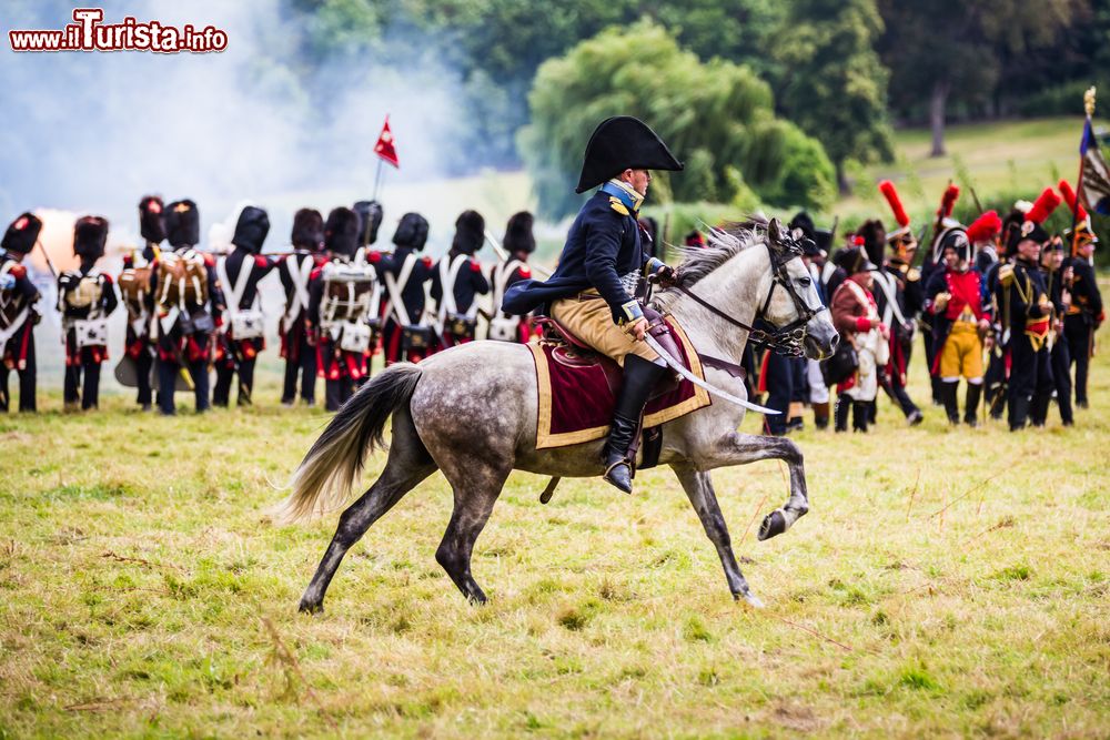 Immagine Ufficiale a cavallo durante la rievocazione storica della Battaglia di Wavre del 1815, Belgio. Con questa operazione di blocco venne impedito ai soldati francesi di raggungere Waterloo.