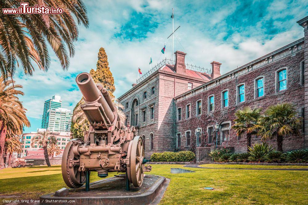 Immagine Un antico cannone di fronte al Victoria Barracks Museum di Melbourne, Australia - © Greg Brave / Shutterstock.com