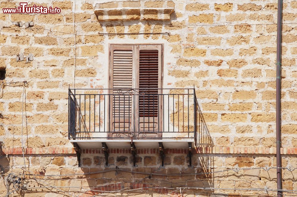 Immagine Un balcone a Tusa, in Sicilia