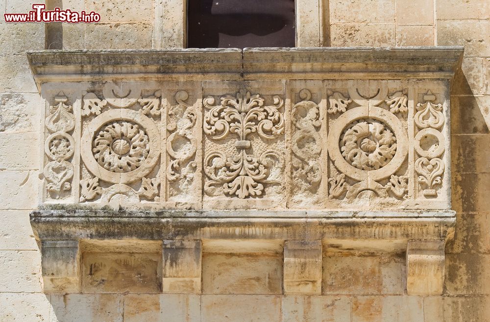 Immagine Un balcone elegante del municipio di Sternatia in Puglia.