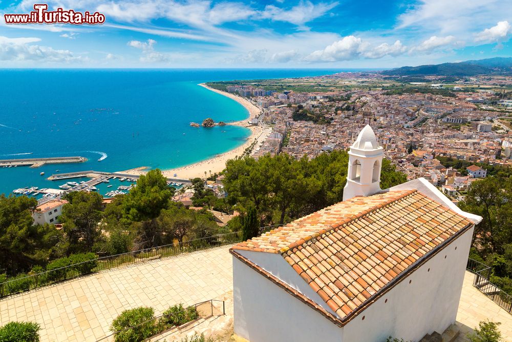 Immagine Un bel panorama della costa di Blanes in Catalogna, Spagna. Per chi ama la natura e il mare questa cittadina situata subito dopo lloret de Mar è la perfetta destinazione per le proprie vacanze.