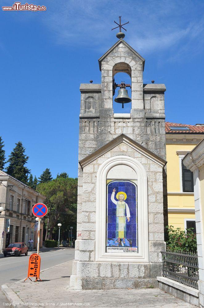 Immagine Un campanile nel centro storico di Trebinje, Bosnia Erzegovina - © Ovchinnikova Irina / Shutterstock.com