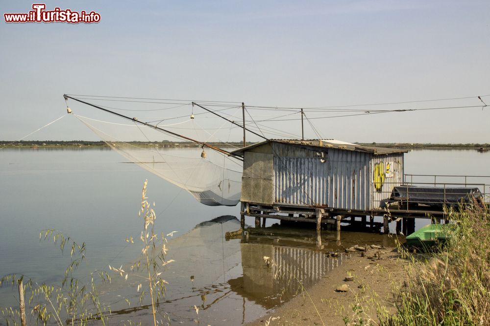 Immagine Un capanno da pesca nella Pialassa della Baiona la palude nei pressi di Marina Romea in provincia di Ravenna