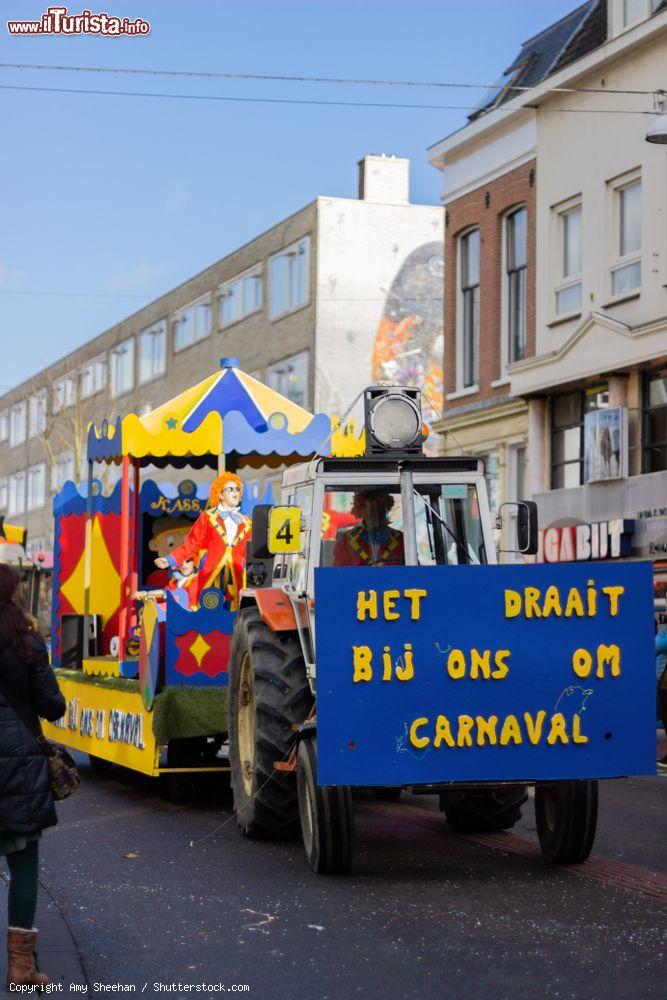 Immagine Un carro allegorico sfila durante una manifestazione di carnevale a Nijmegen, Olanda - © Amy Sheehan / Shutterstock.com